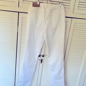 Brand new Coldwater Creek white denim jeans size 6